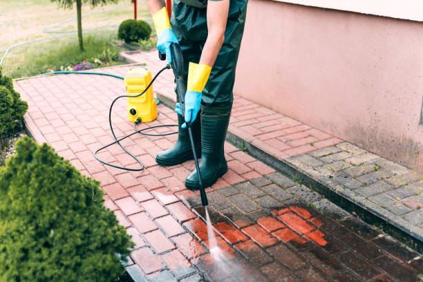 Best Pool Deck Cleaning  in Sunnyside, CA